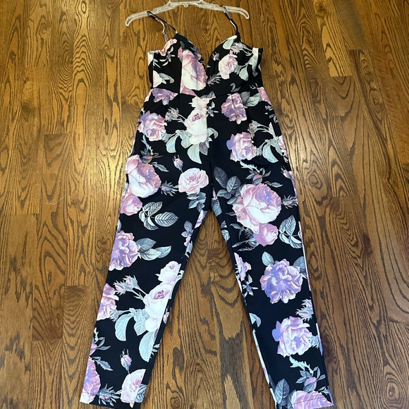 Floral jumpsuit with zipper back deep v - Picture 1 of 6